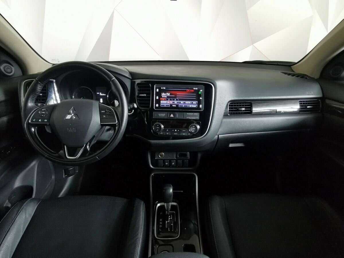 Mitsubishi Outlander б/у, 2018, Вариатор. Фото: #9
