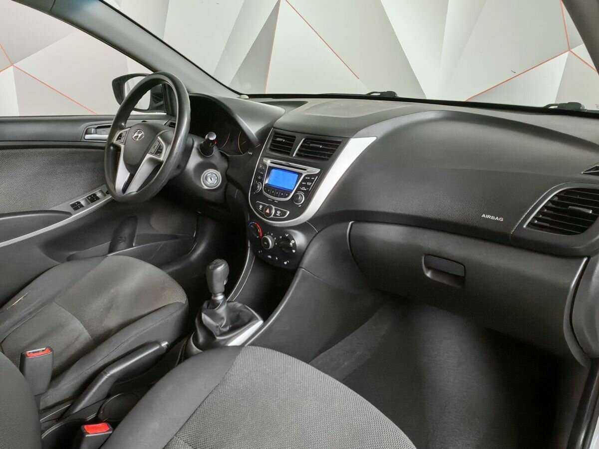 Hyundai Solaris б/у, 2013, Механическая. Фото: #8