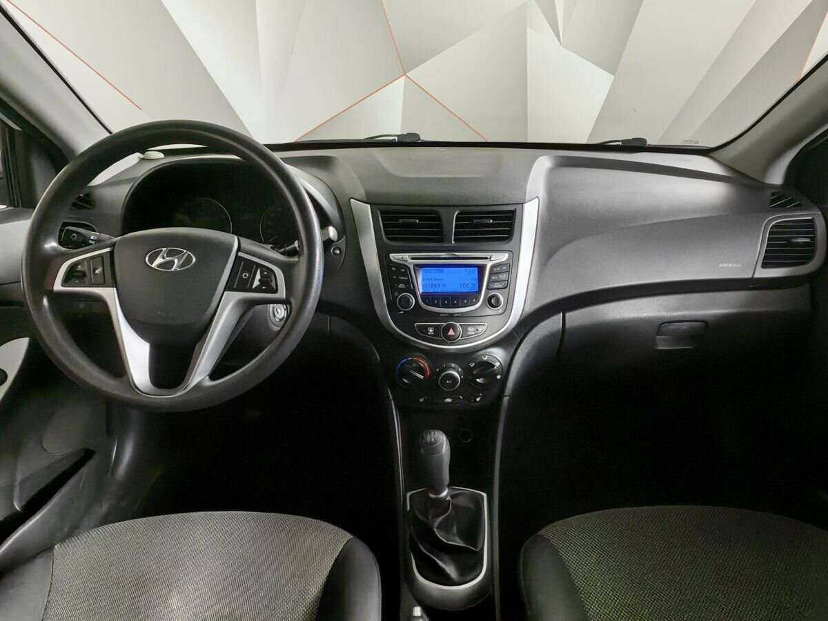 Hyundai Solaris б/у, 2013, Механическая. Фото: #9