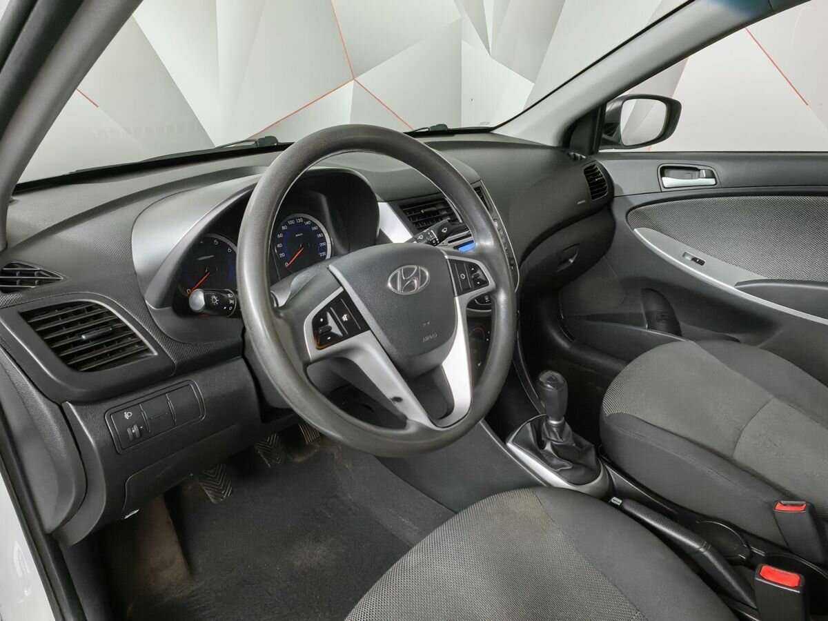 Hyundai Solaris б/у, 2013, Механическая. Фото: #13