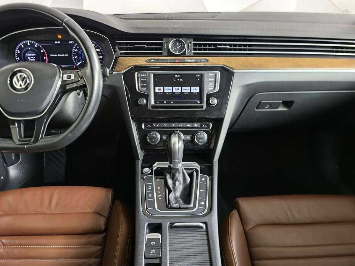 Volkswagen Passat б/у, 2017, Роботизированная. Фото: #10