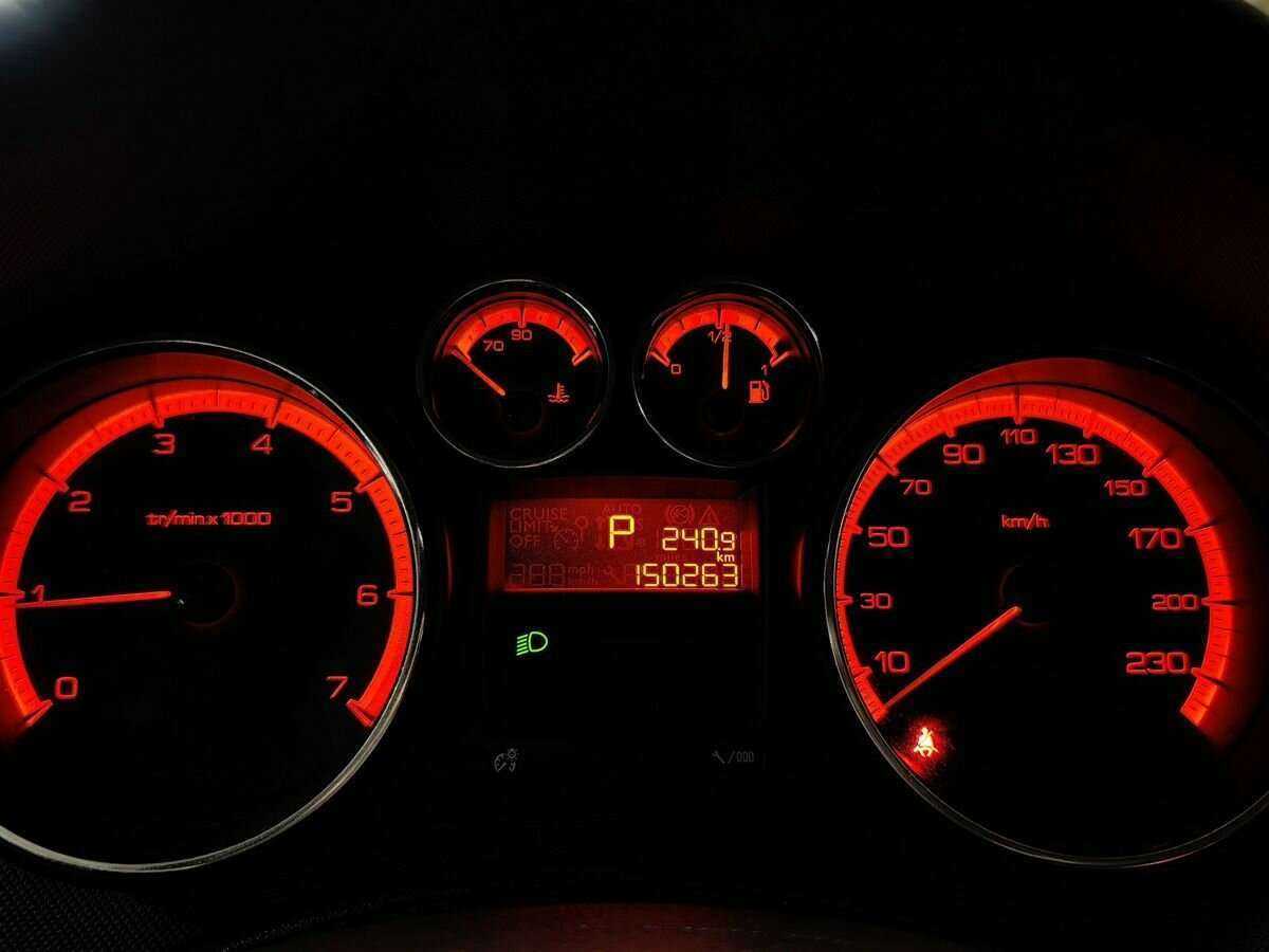 Peugeot 408 б/у, 2013, Автоматическая. Фото: #15