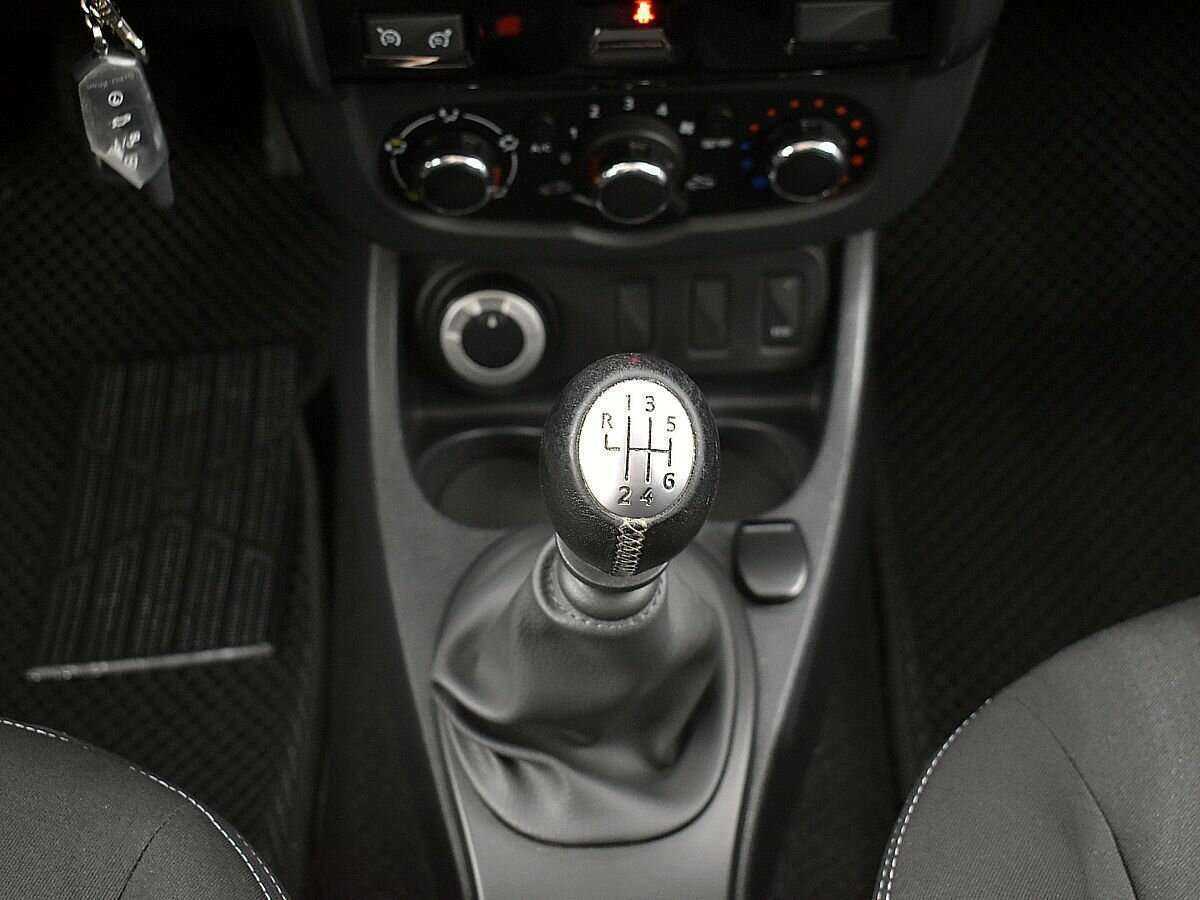 Renault Duster б/у, 2017, Механическая. Фото: #13