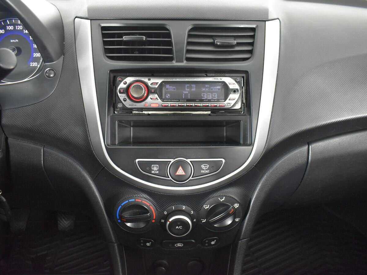 Hyundai Solaris б/у, 2013, Механическая. Фото: #13