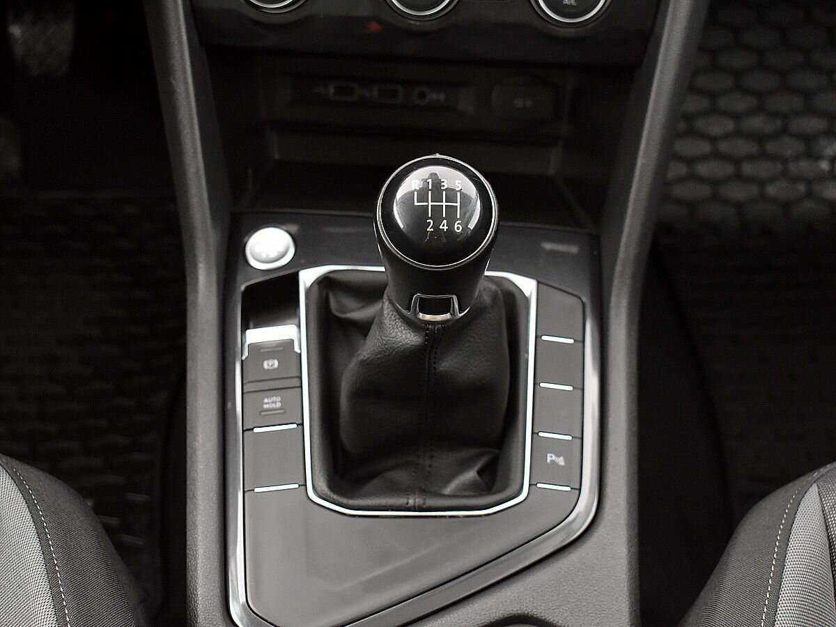Volkswagen Tiguan б/у, 2020, Механическая. Фото: #12