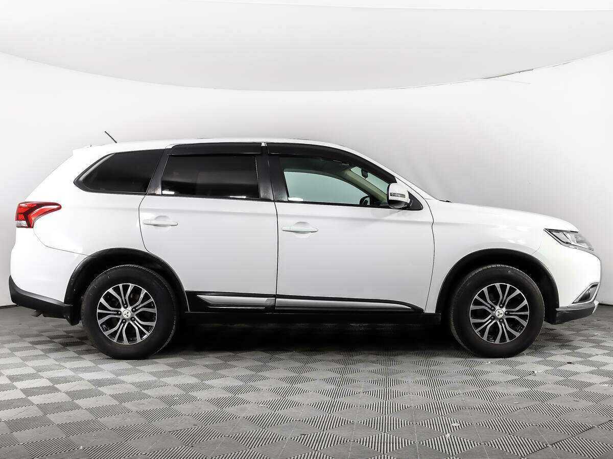 Mitsubishi Outlander б/у, 2016, Вариатор. Фото: #3