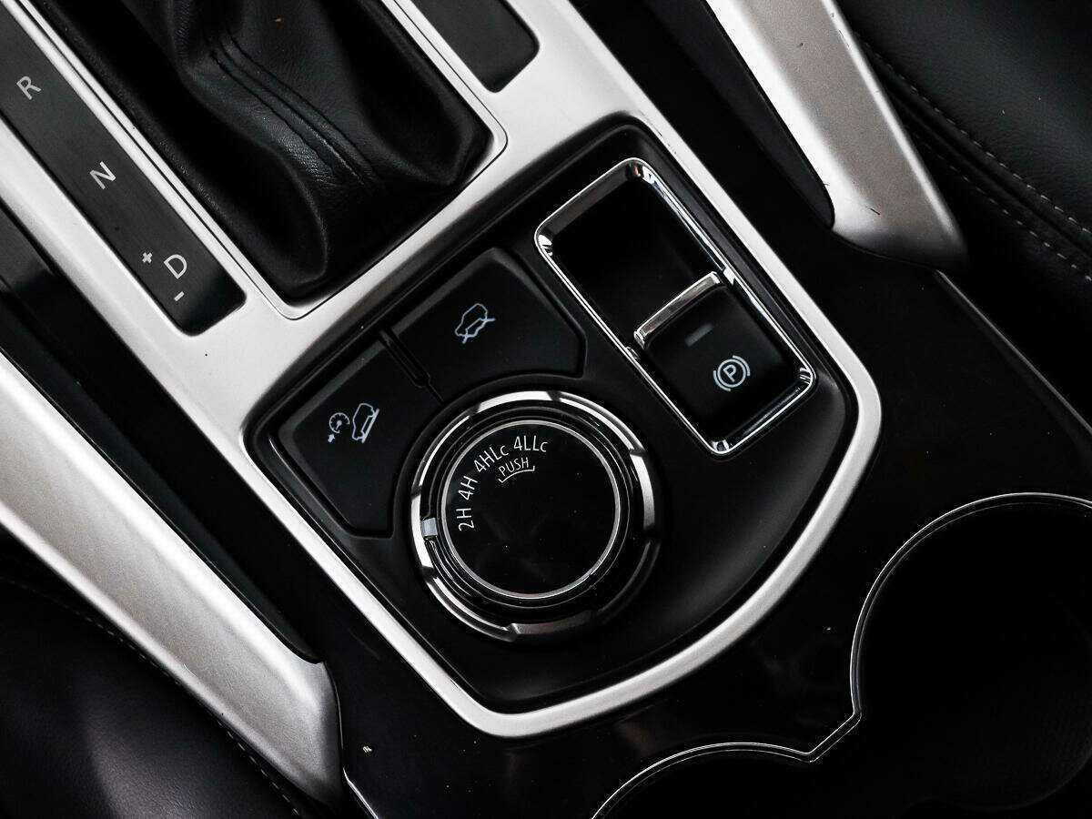 Mitsubishi Pajero Sport б/у, 2016, Автоматическая. Фото: #9