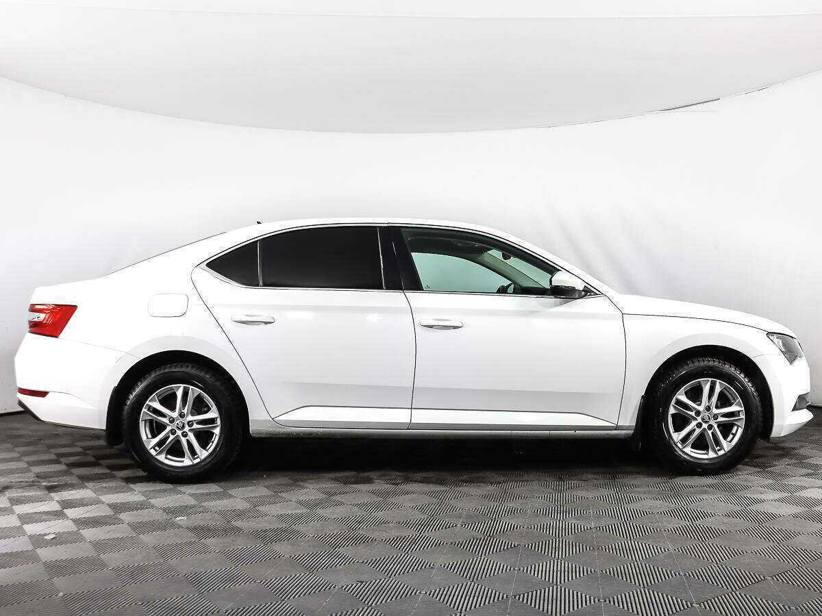 Skoda Superb б/у, 2016, Роботизированная. Фото: #3