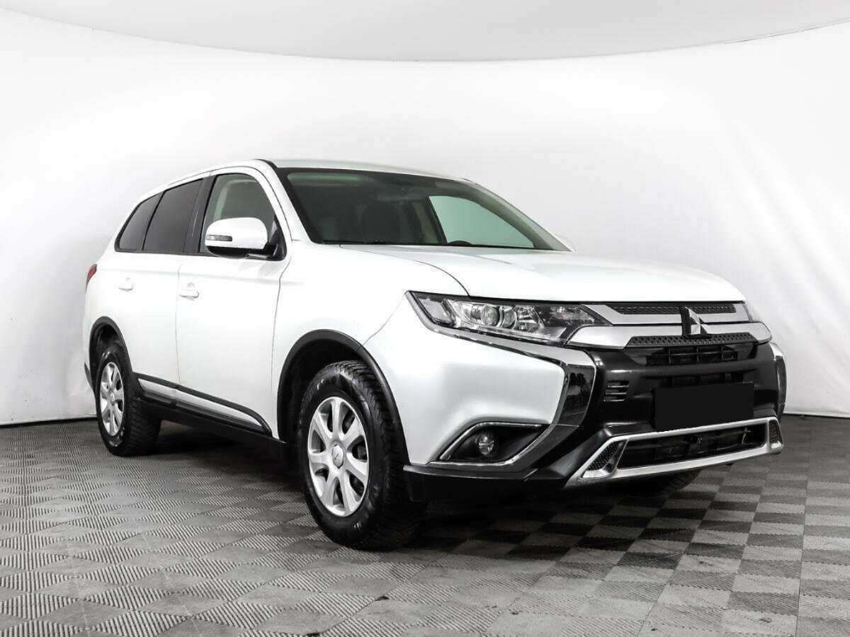 Mitsubishi Outlander б/у, 2018, Вариатор. Фото: #2