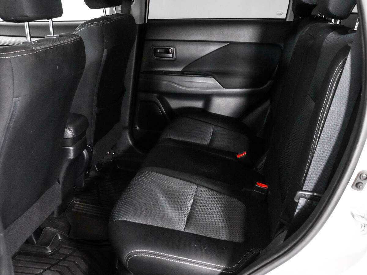 Mitsubishi Outlander б/у, 2018, Вариатор. Фото: #10