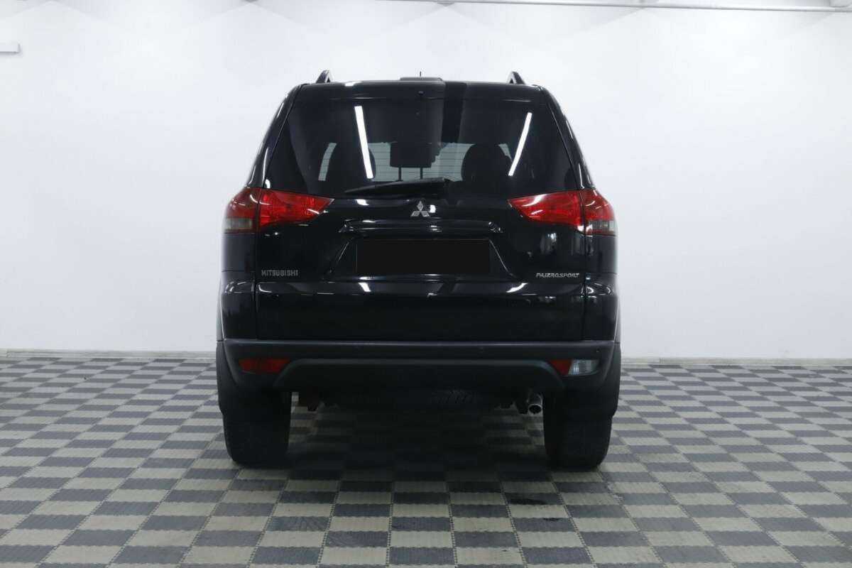 Mitsubishi Pajero Sport б/у, 2015, Автоматическая. Фото: #4