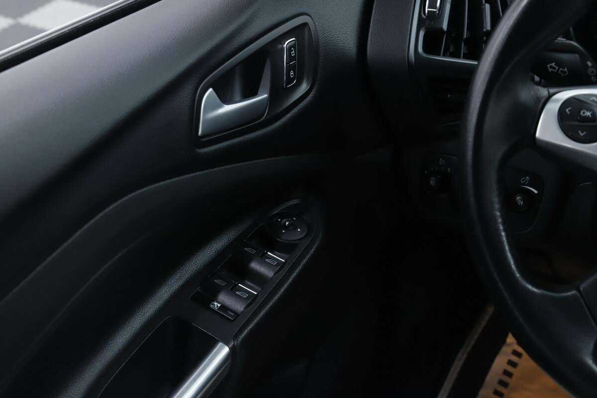 Ford Kuga б/у, 2016, Автоматическая. Фото: #9