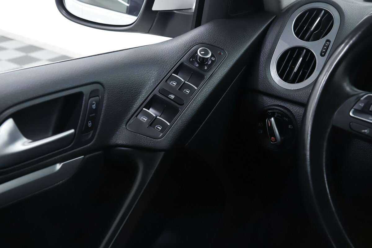 Volkswagen Tiguan б/у, 2015, Автоматическая. Фото: #9