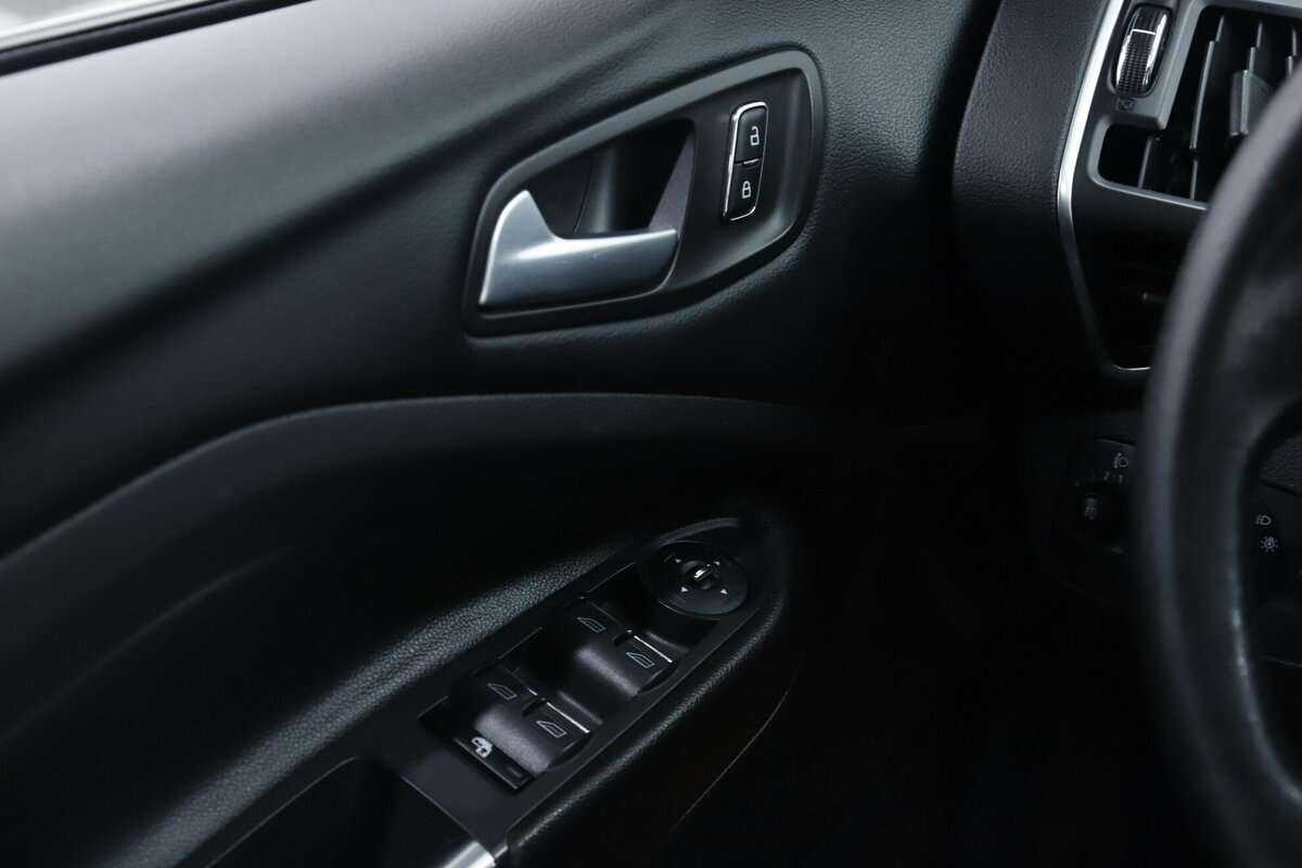 Ford Kuga б/у, 2016, Автоматическая. Фото: #9