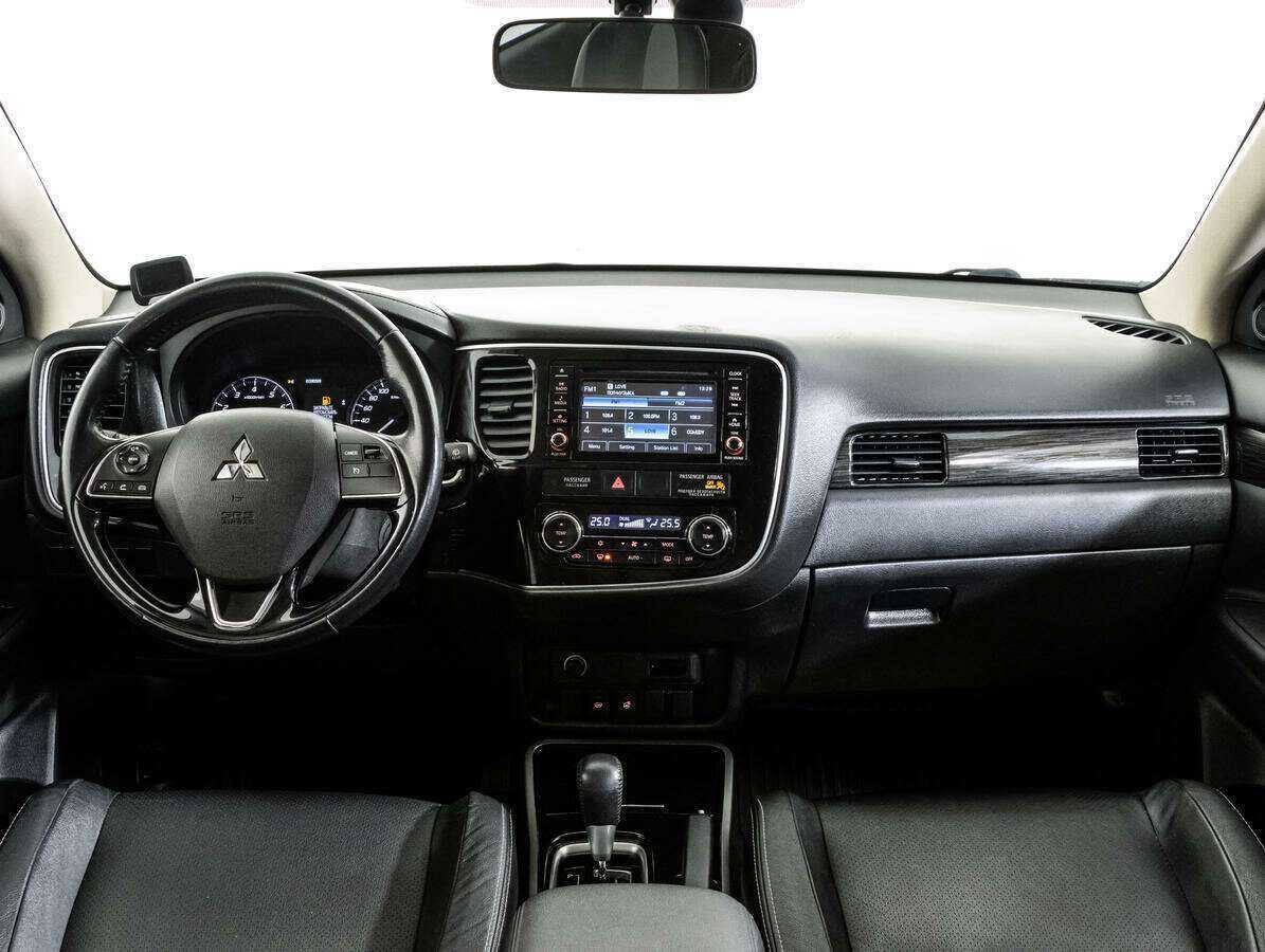 Mitsubishi Outlander б/у, 2017, Вариатор. Фото: #9