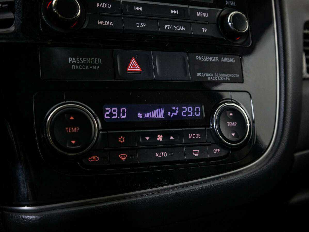 Mitsubishi Outlander б/у, 2017, Вариатор. Фото: #11