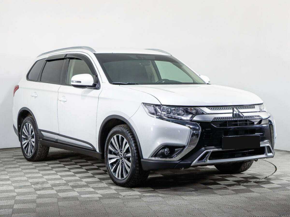 Mitsubishi Outlander б/у, 2021, Вариатор. Фото: #2