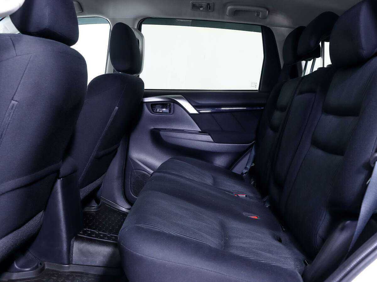 Mitsubishi Pajero Sport б/у, 2018, Механическая. Фото: #10