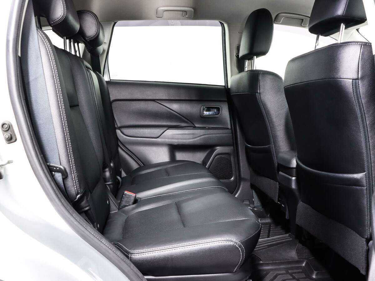 Mitsubishi Outlander б/у, 2018, Вариатор. Фото: #12