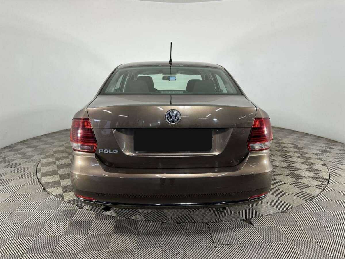 Volkswagen Polo б/у, 2016, Механическая. Фото: #2
