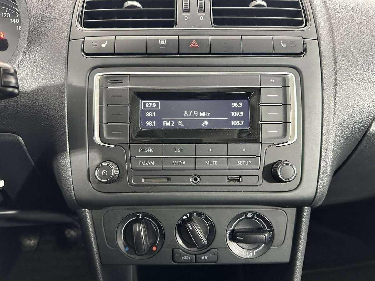 Volkswagen Polo б/у, 2016, Механическая. Фото: #11