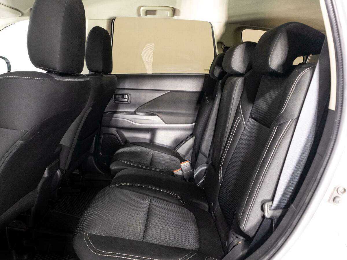 Mitsubishi Outlander б/у, 2020, Вариатор. Фото: #9