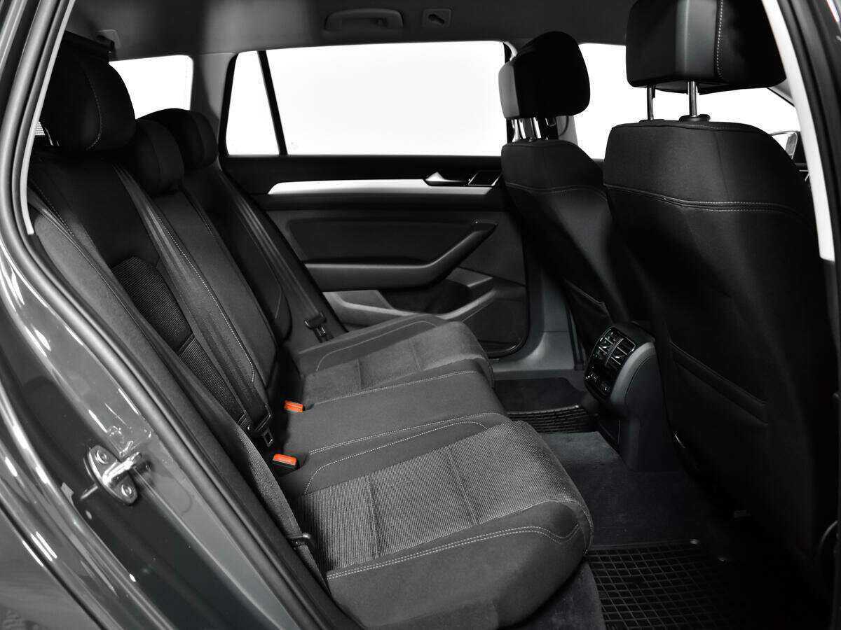 Volkswagen Passat б/у, 2018, Роботизированная. Фото: #9