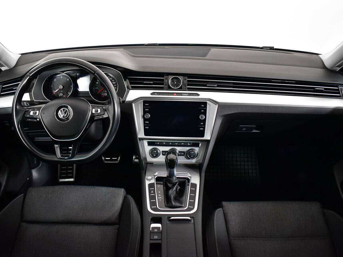 Volkswagen Passat б/у, 2018, Роботизированная. Фото: #11