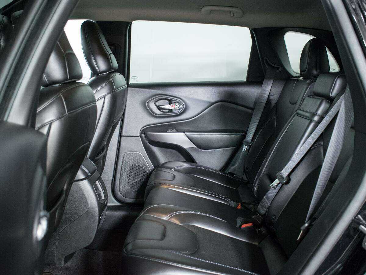 Jeep Cherokee б/у, 2018, Автоматическая. Фото: #9