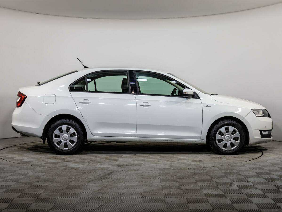 Skoda Rapid б/у, 2018, Механическая. Фото: #2
