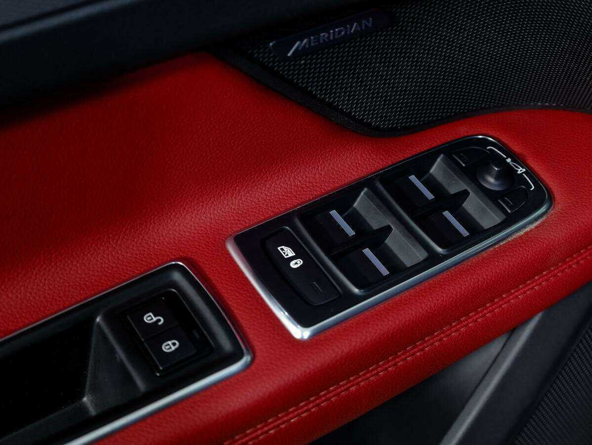 Jaguar XF б/у, 2017, Автоматическая. Фото: #27