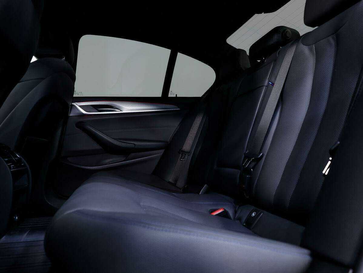 BMW 5 серии б/у, 2018, Автоматическая. Фото: #10