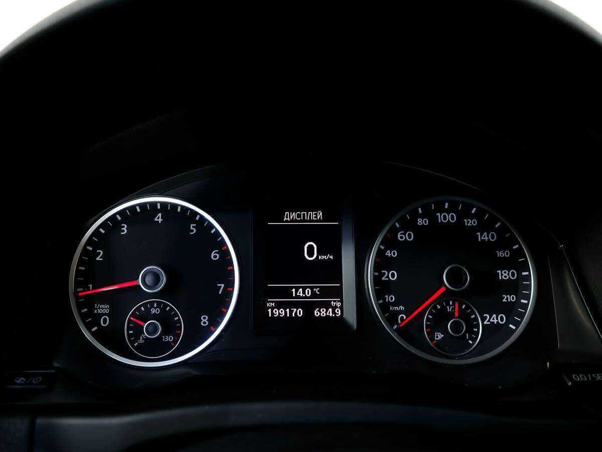 Volkswagen Tiguan б/у, 2012, Механическая. Фото: #9