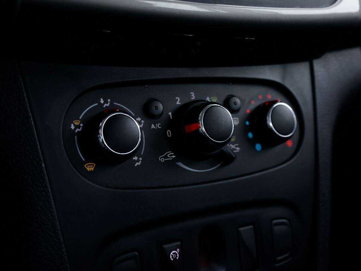 Renault Sandero б/у, 2018, Механическая. Фото: #15