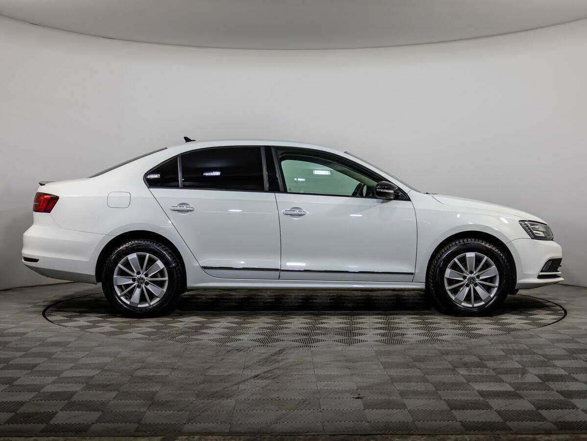 Volkswagen Jetta б/у, 2017, Роботизированная. Фото: #2