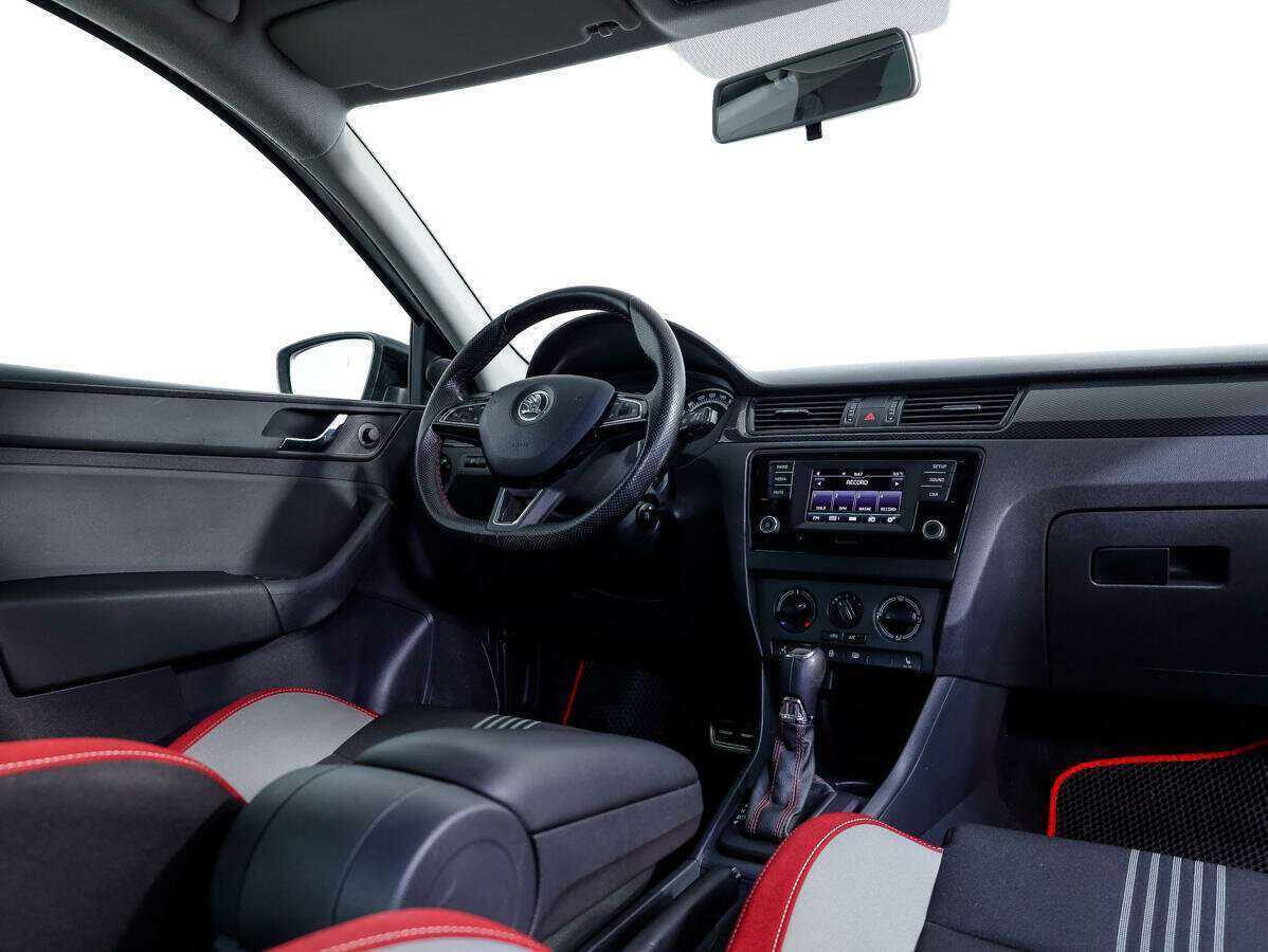 Шкода Рапид б/у, 2015, Роботизированная. Фото: #8