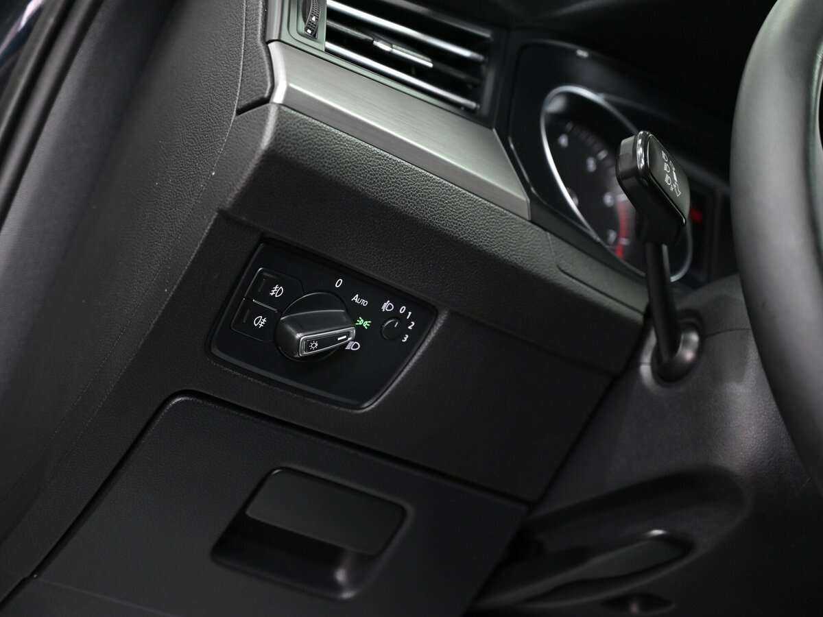 Volkswagen Passat б/у, 2016, Роботизированная. Фото: #7