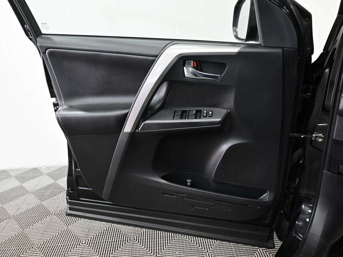 Toyota RAV4 б/у, 2018, Автоматическая. Фото: #6