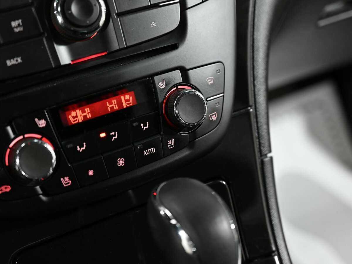 Opel Insignia б/у, 2013, Автоматическая. Фото: #10