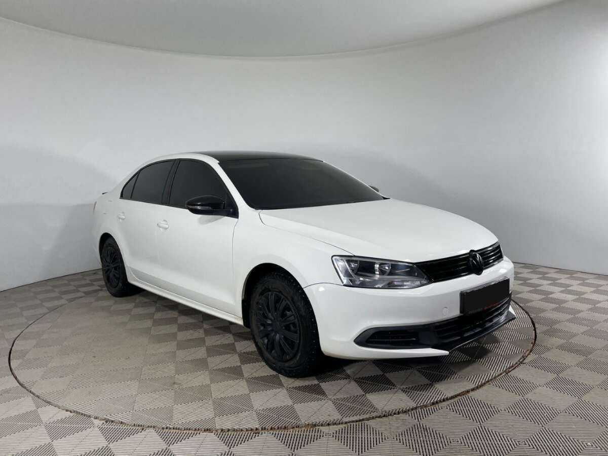 Volkswagen Jetta б/у, 2014, Механическая. Фото: #2