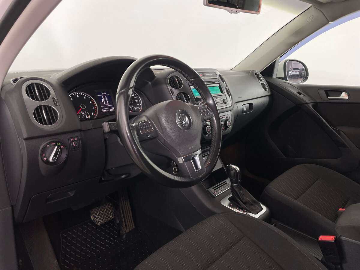 Volkswagen Tiguan б/у, 2013, Роботизированная. Фото: #6