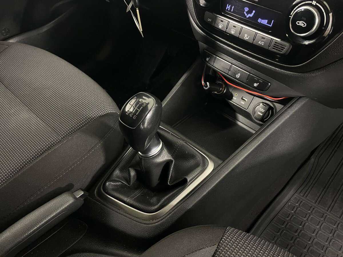 Hyundai Solaris б/у, 2017, Механическая. Фото: #14