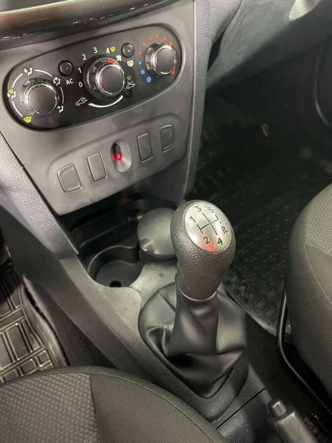 Renault Logan б/у, 2014, Механическая. Фото: #17