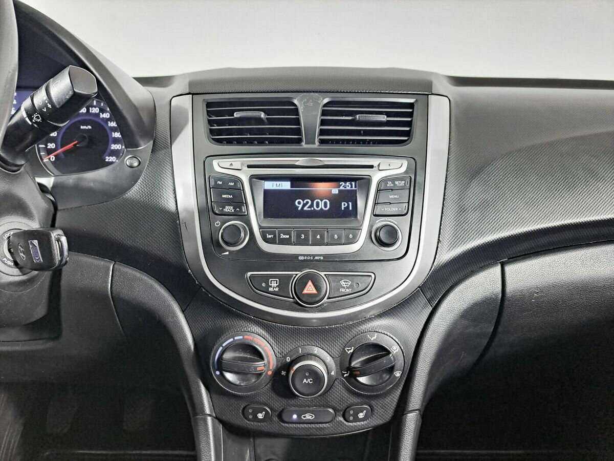 Hyundai Solaris б/у, 2014, Механическая. Фото: #11