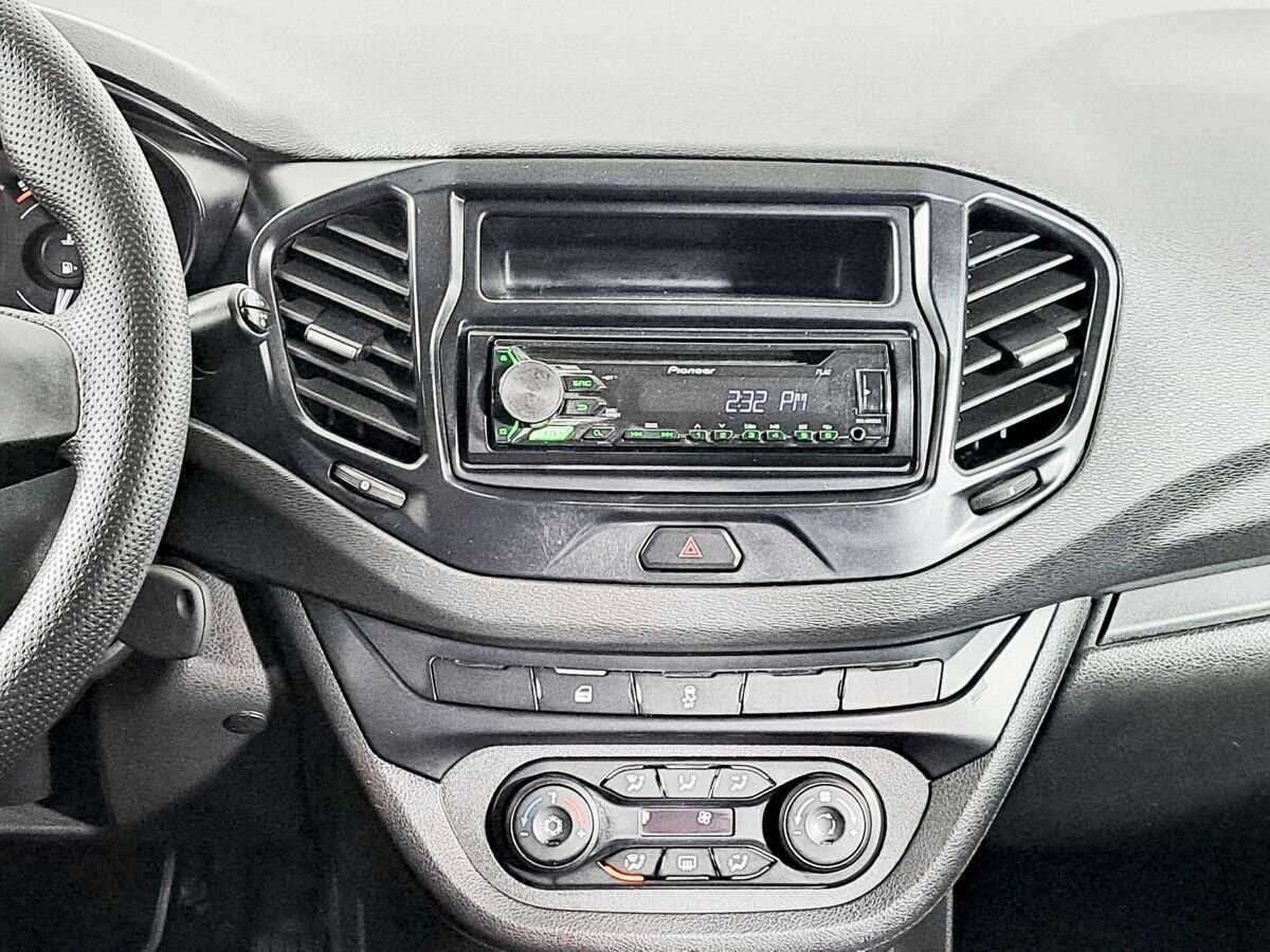 Lada (ВАЗ) Vesta б/у, 2017, Механическая. Фото: #11