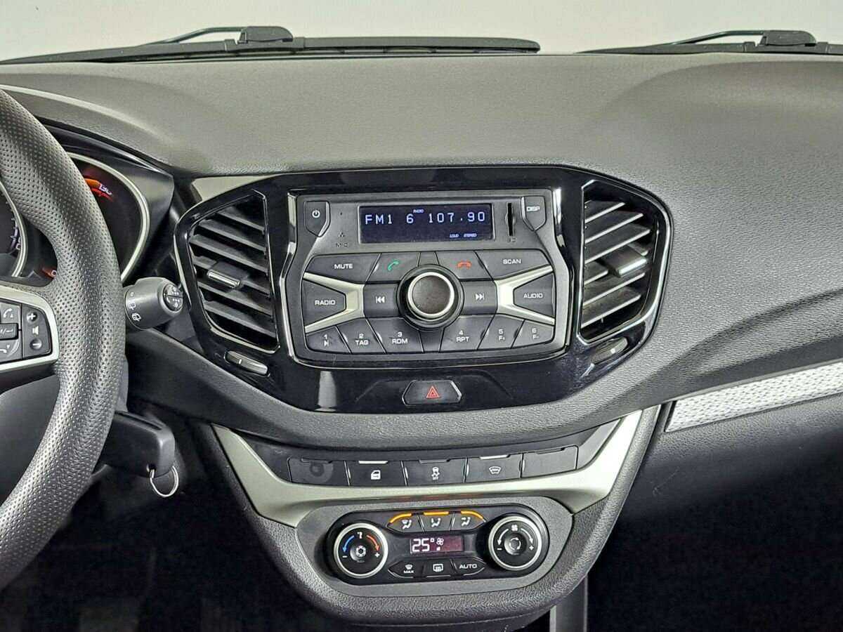 Lada (ВАЗ) Vesta б/у, 2019, Механическая. Фото: #12