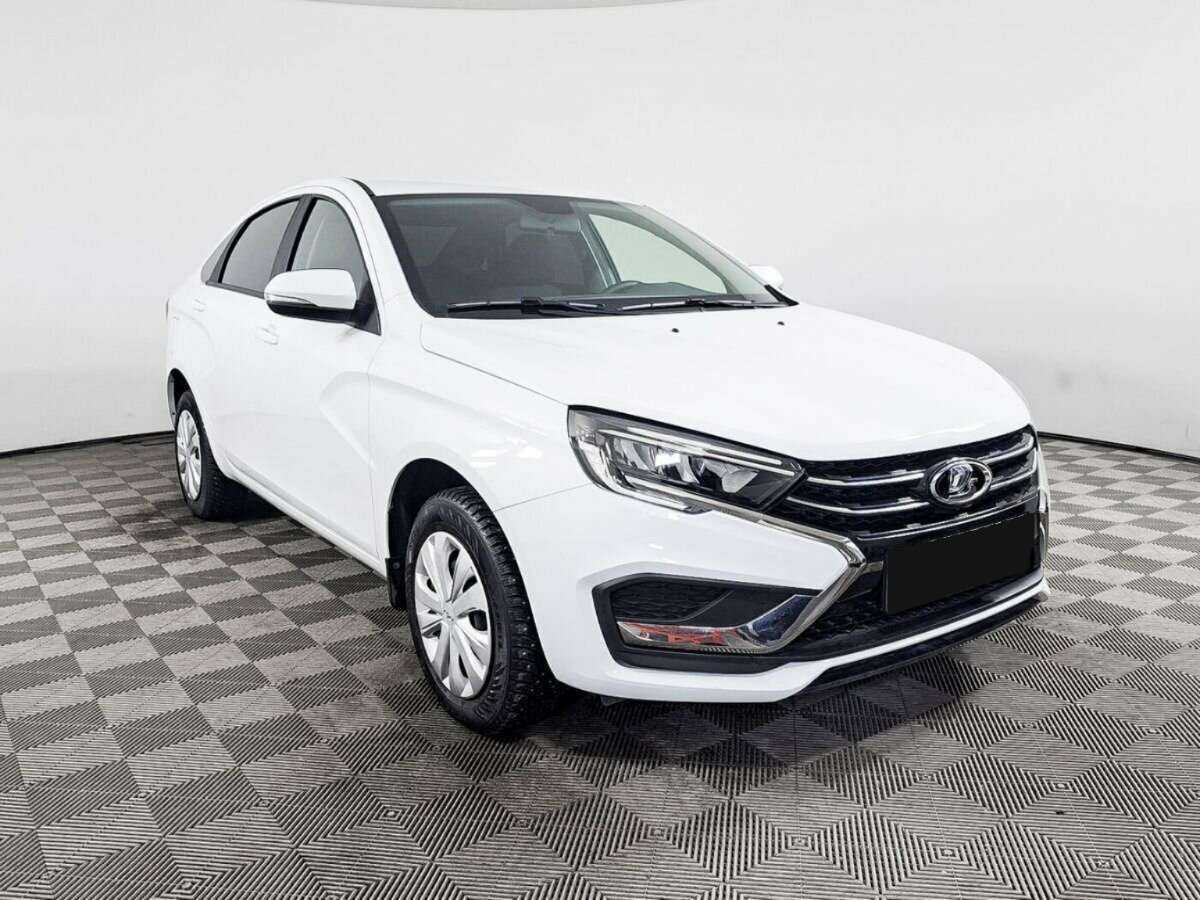 Лада (ВАЗ) Веста б/у, 2023, Механическая. Фото: #2