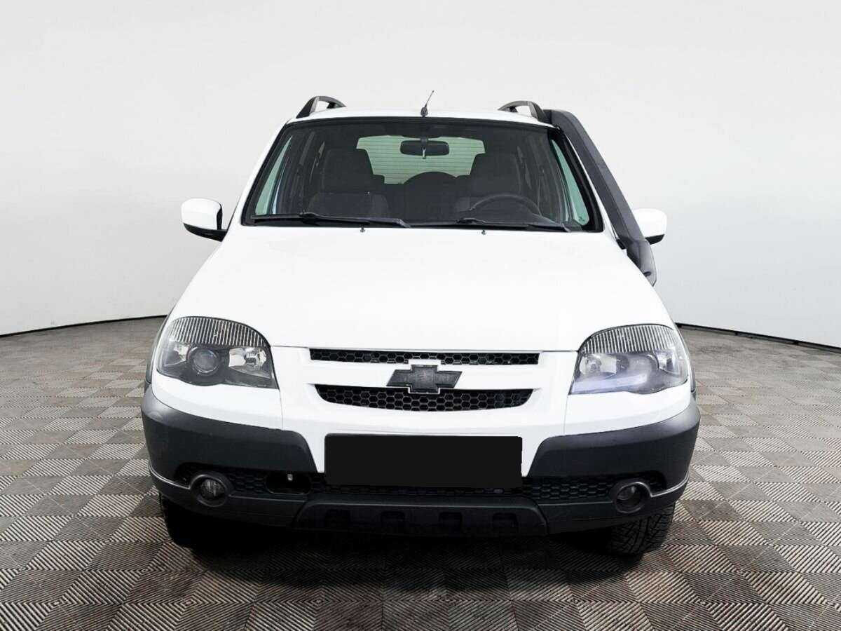 Chevrolet Niva б/у, 2017, Механическая. Фото: #1