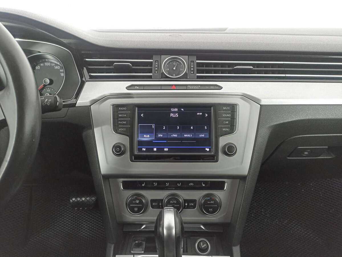 Volkswagen Passat б/у, 2016, Роботизированная. Фото: #12