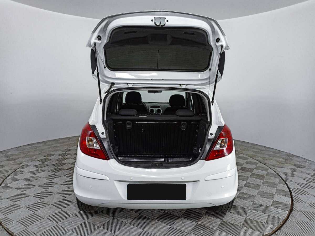 Опель Корса б/у, 2013, Роботизированная. Фото: #9